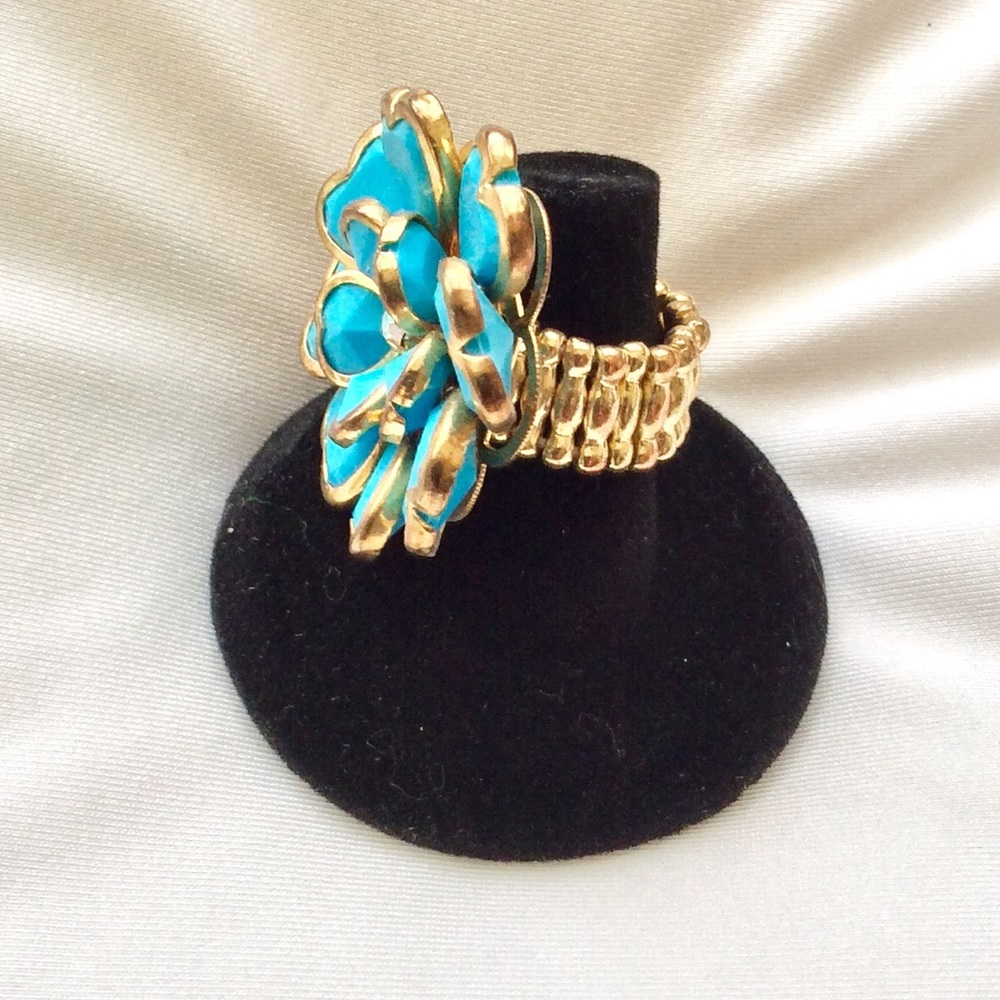 Ring - Picture 2 of 2